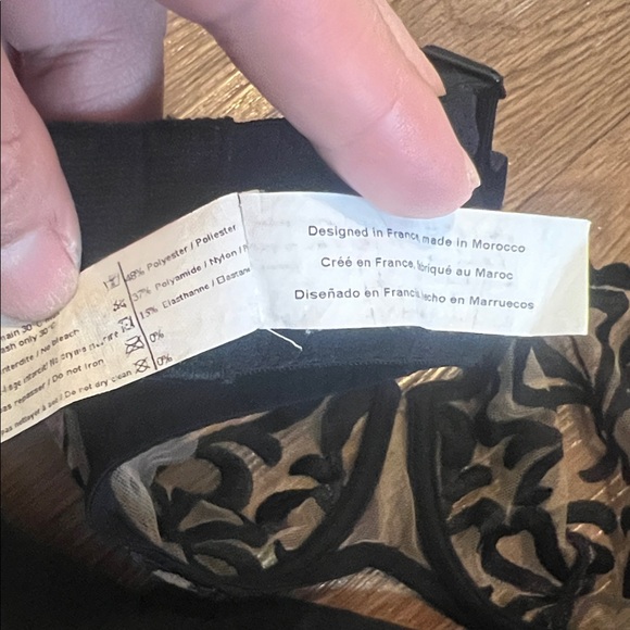 Simone Perele Black and Nude Lace Bra - Picture 12 of 12